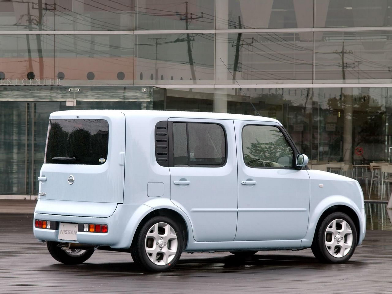 Nissan Cube 2003 011.jpg